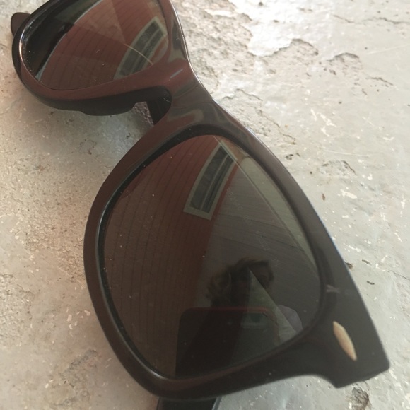 Sold - Picture 3 of 8